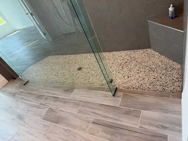 High-gloss floor finish